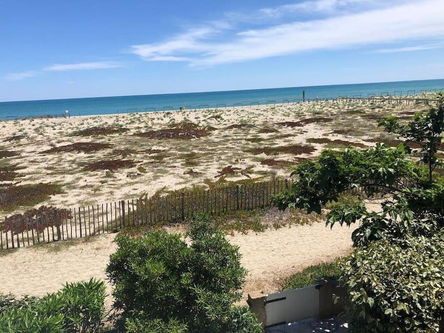Villa Face A La Mer Sur Le Sable 8 Clim A L'Etage Ле-Баркарес Екстер'єр фото